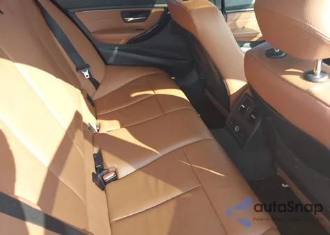 2013 BMW 328 xDrive z USA, uszkodzony, nr VIN WBA3B5G51DNS02664